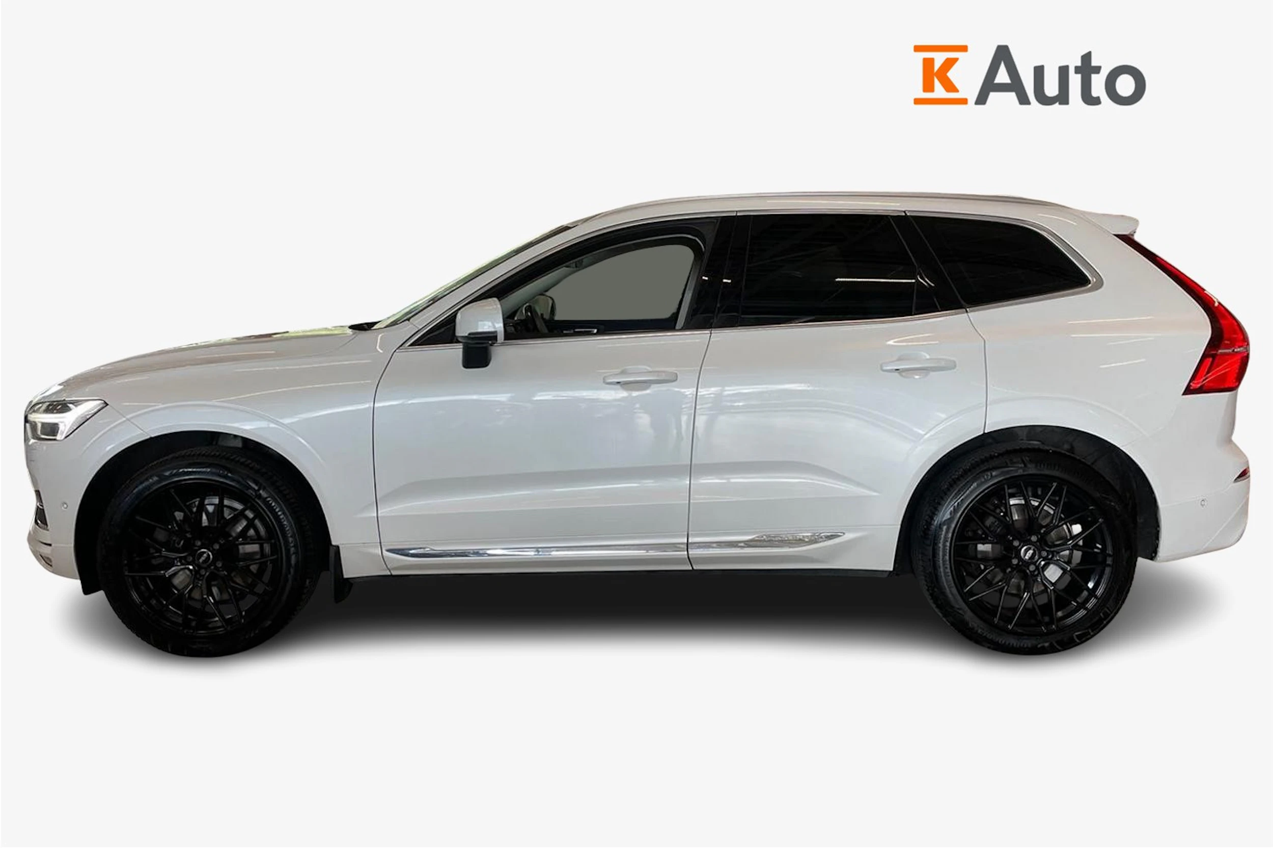 valkoinen Volvo XC60 2020 kuva 5.