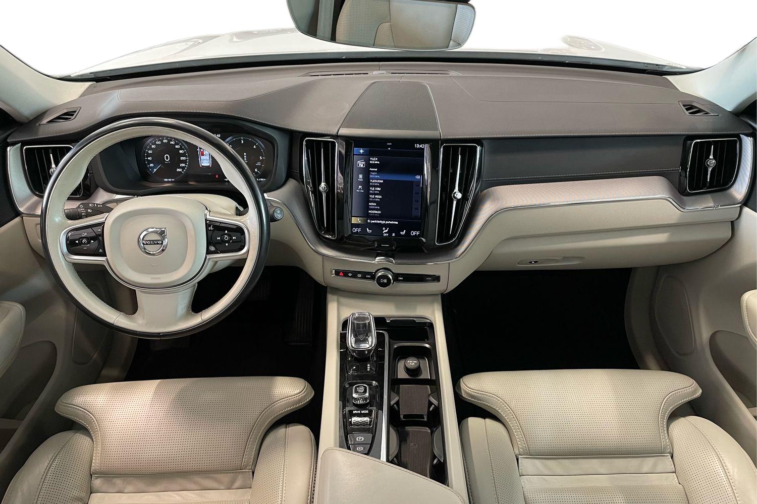 Volvo XC60 2020, kuva 7/31