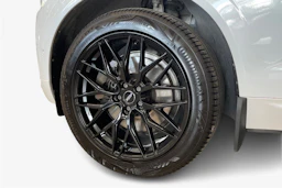 valkoinen Volvo XC60 2020 kuva 9.
