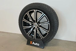 valkoinen Volvo XC60 2020 kuva 10.
