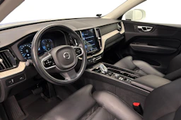valkoinen Volvo XC60 2020 kuva 6.