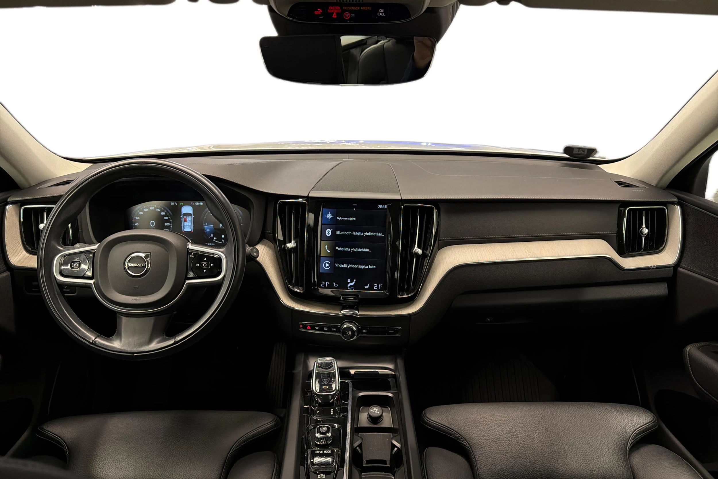 valkoinen Volvo XC60 2020 kuva 7.