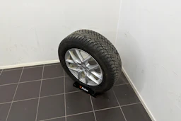 valkoinen Volvo XC60 2020 kuva 10.