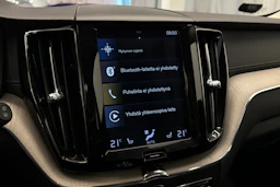 valkoinen Volvo XC60 2020 kuva 24.