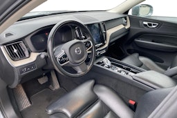 harmaa Volvo XC60 2020 kuva 3.