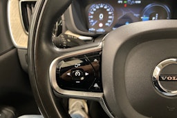 harmaa Volvo XC60 2020 kuva 16.