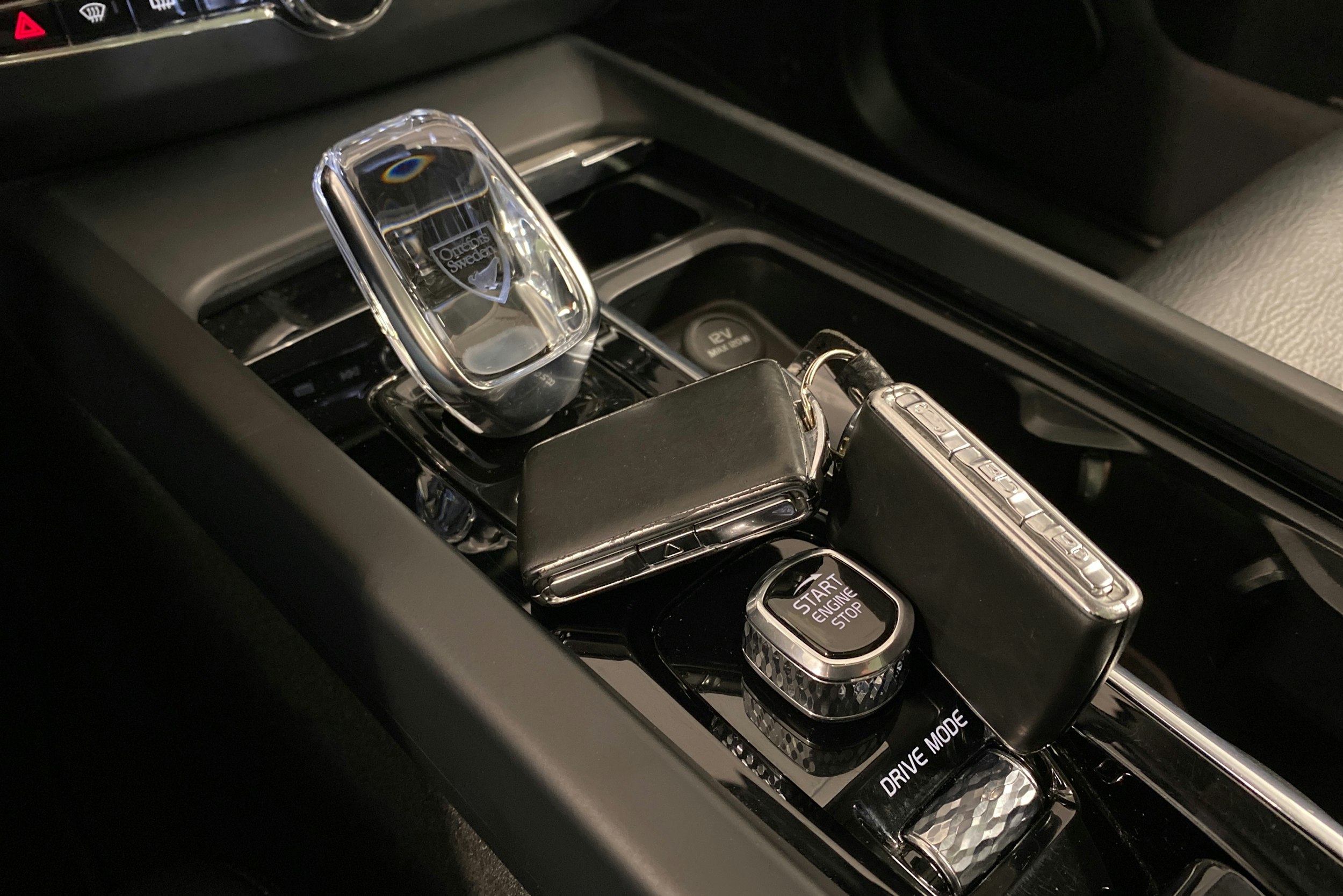 harmaa Volvo XC60 2020 kuva 18.