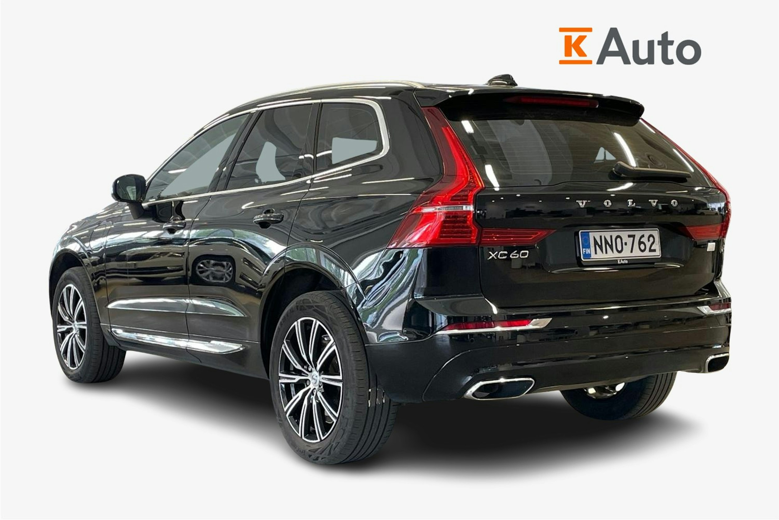 musta Volvo XC60 2020 kuva 2.