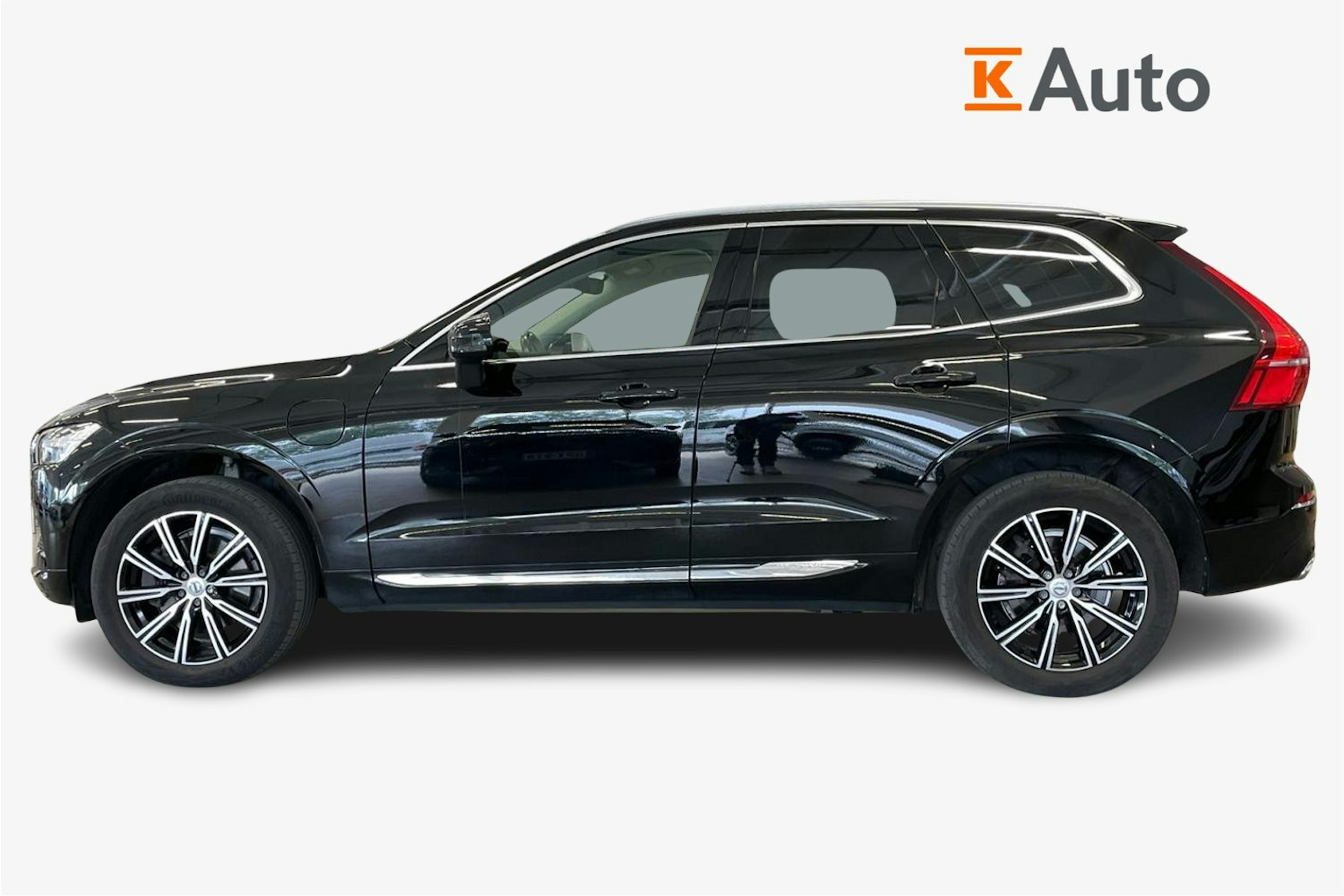 musta Volvo XC60 2020 kuva 6.