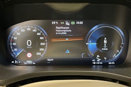 musta Volvo XC60 2020 kuva 22.