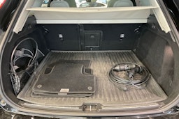 musta Volvo XC60 2020 kuva 25.
