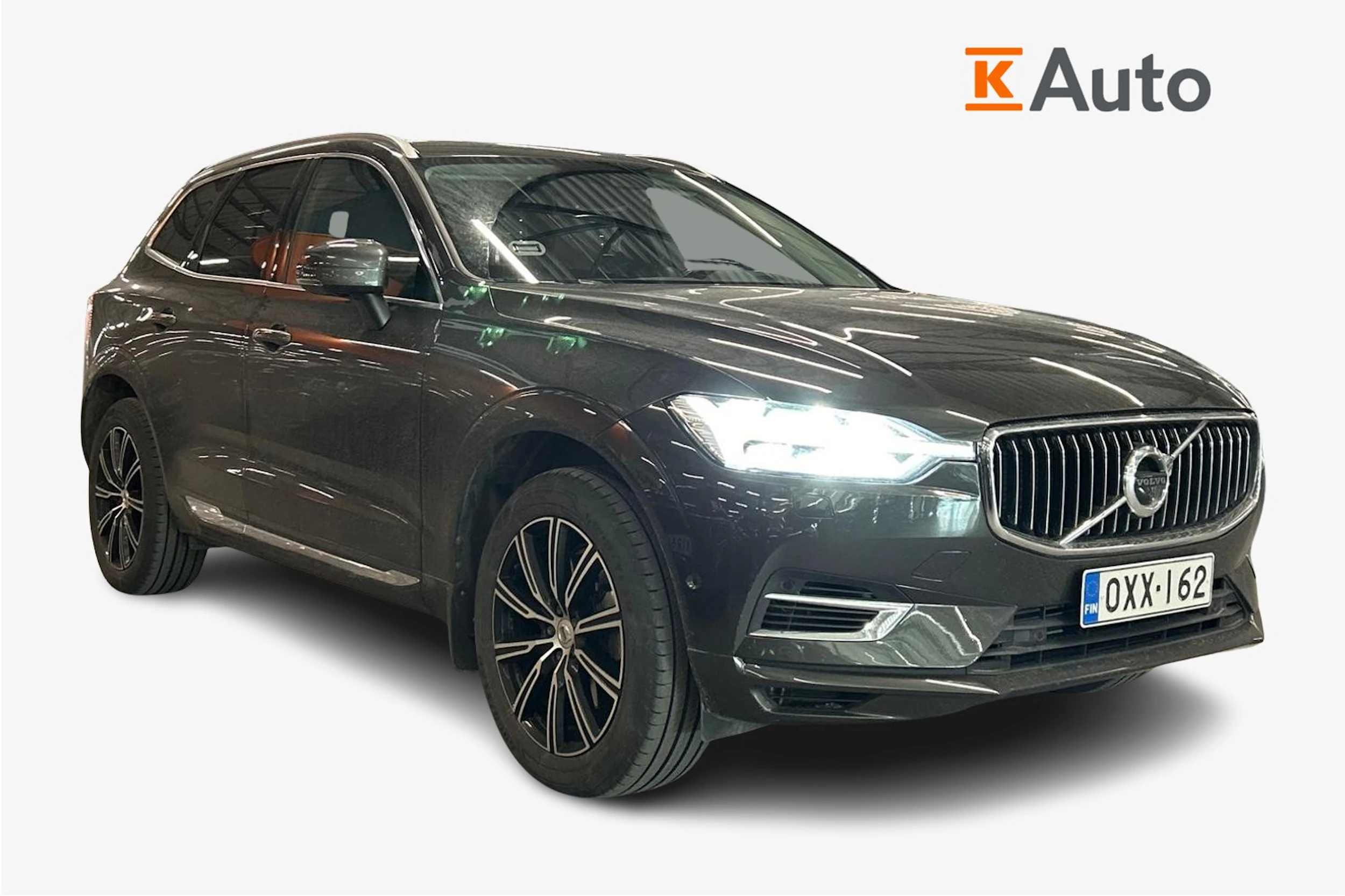 harmaa Volvo XC60 2020 kuva 1.