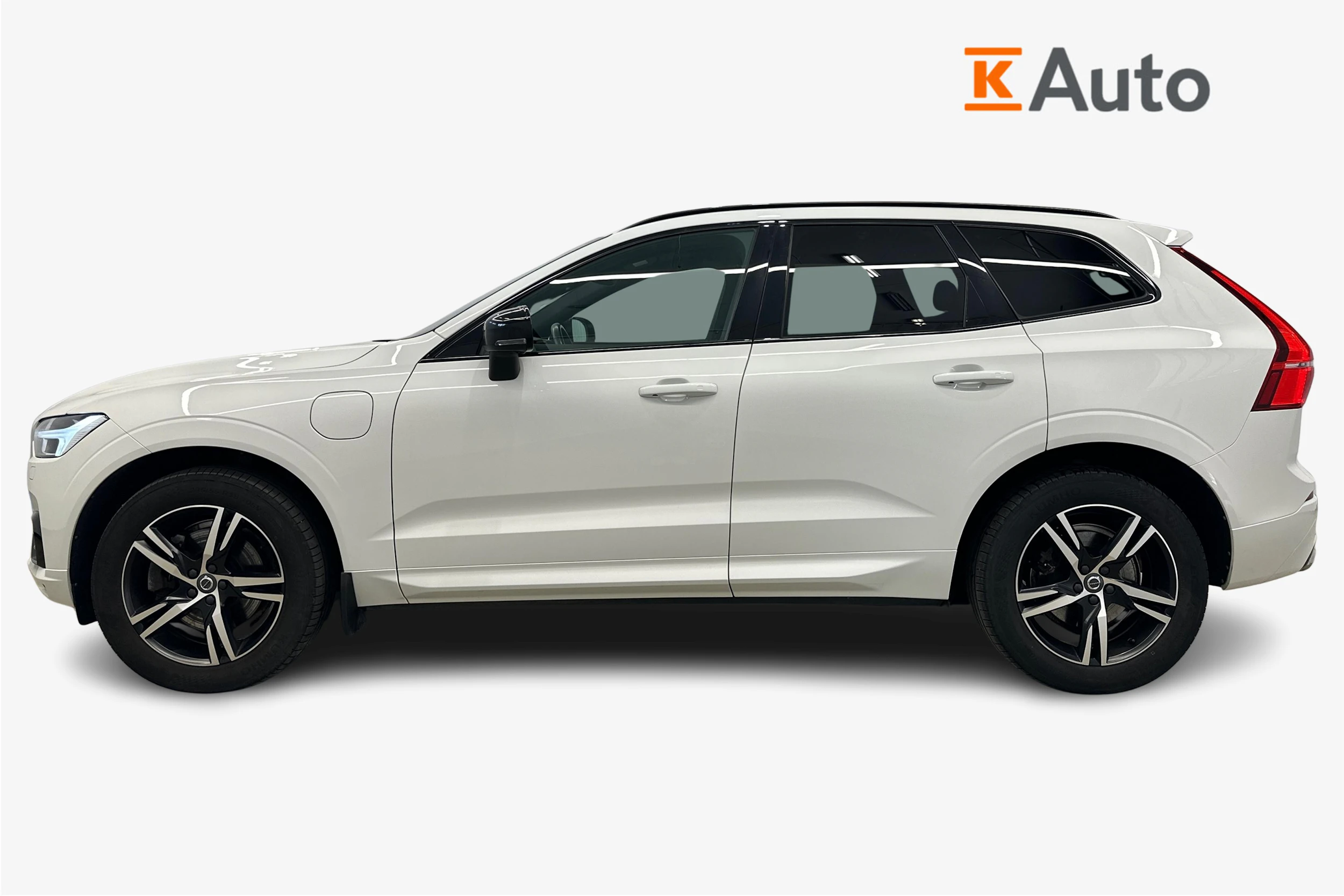valkoinen Volvo XC60 2020 kuva 5.