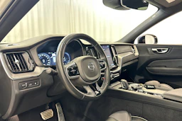 valkoinen Volvo XC60 2020 kuva 10.