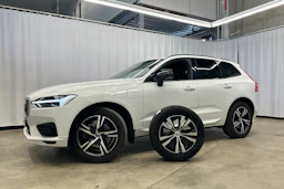 valkoinen Volvo XC60 2020 kuva 30.