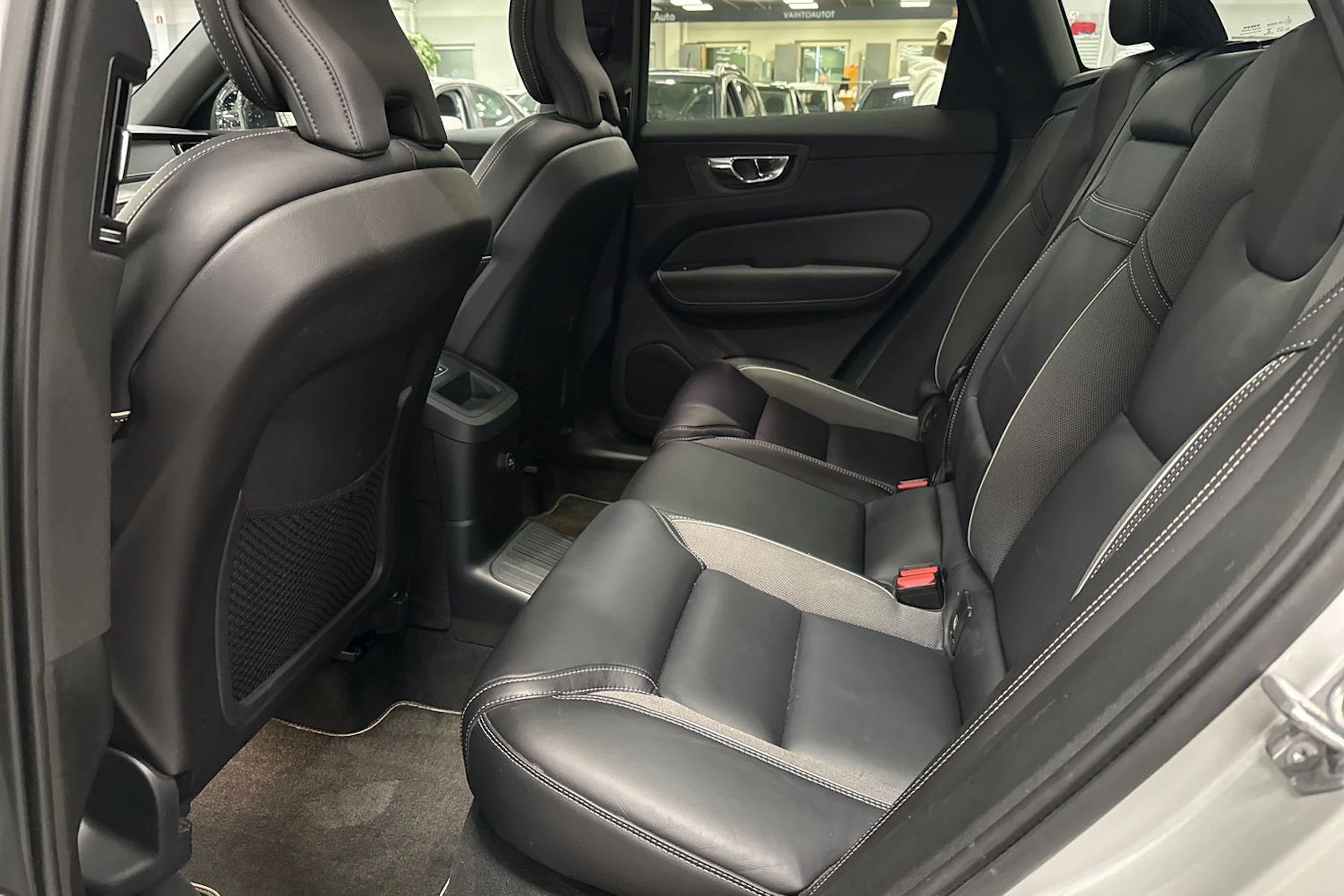 hopea Volvo XC60 2020 kuva 13.