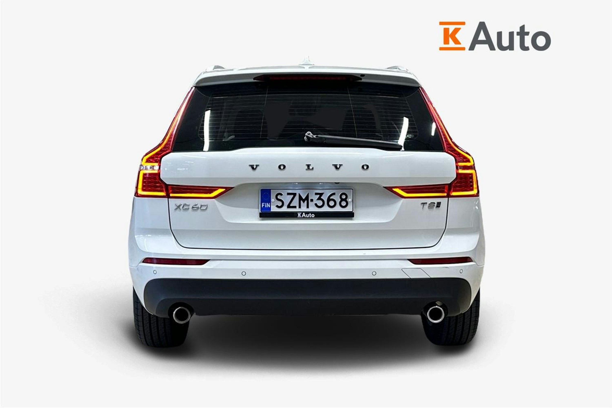 valkoinen Volvo XC60 2020 kuva 5.