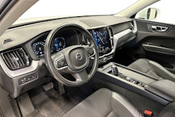 valkoinen Volvo XC60 2020 kuva 19.