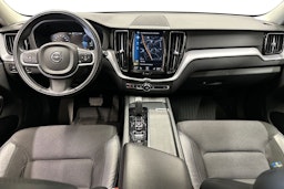 valkoinen Volvo XC60 2020 kuva 20.