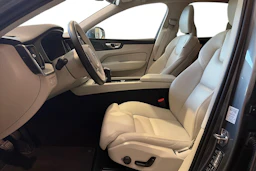 harmaa Volvo XC60 2020 kuva 3.