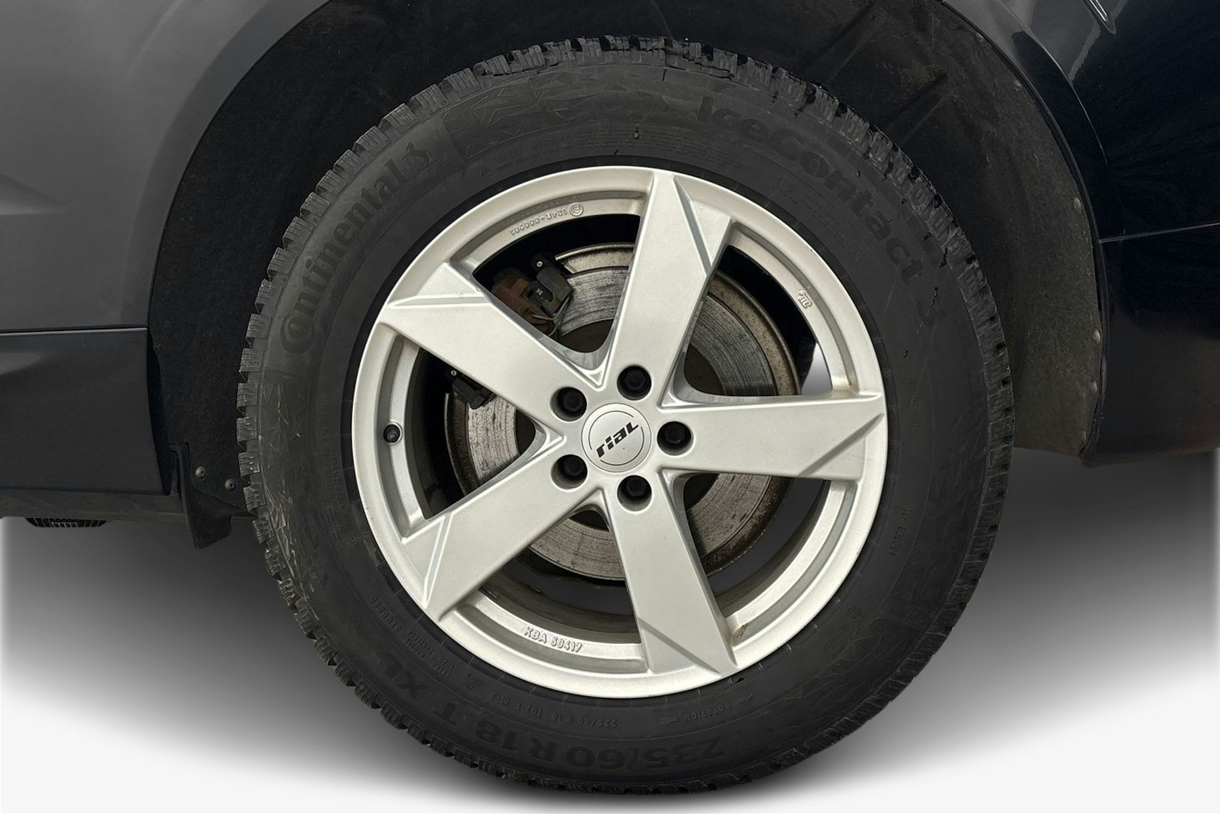 musta Volvo XC60 2020 kuva 9.