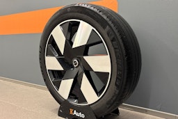 musta Volvo XC60 2020 kuva 10.