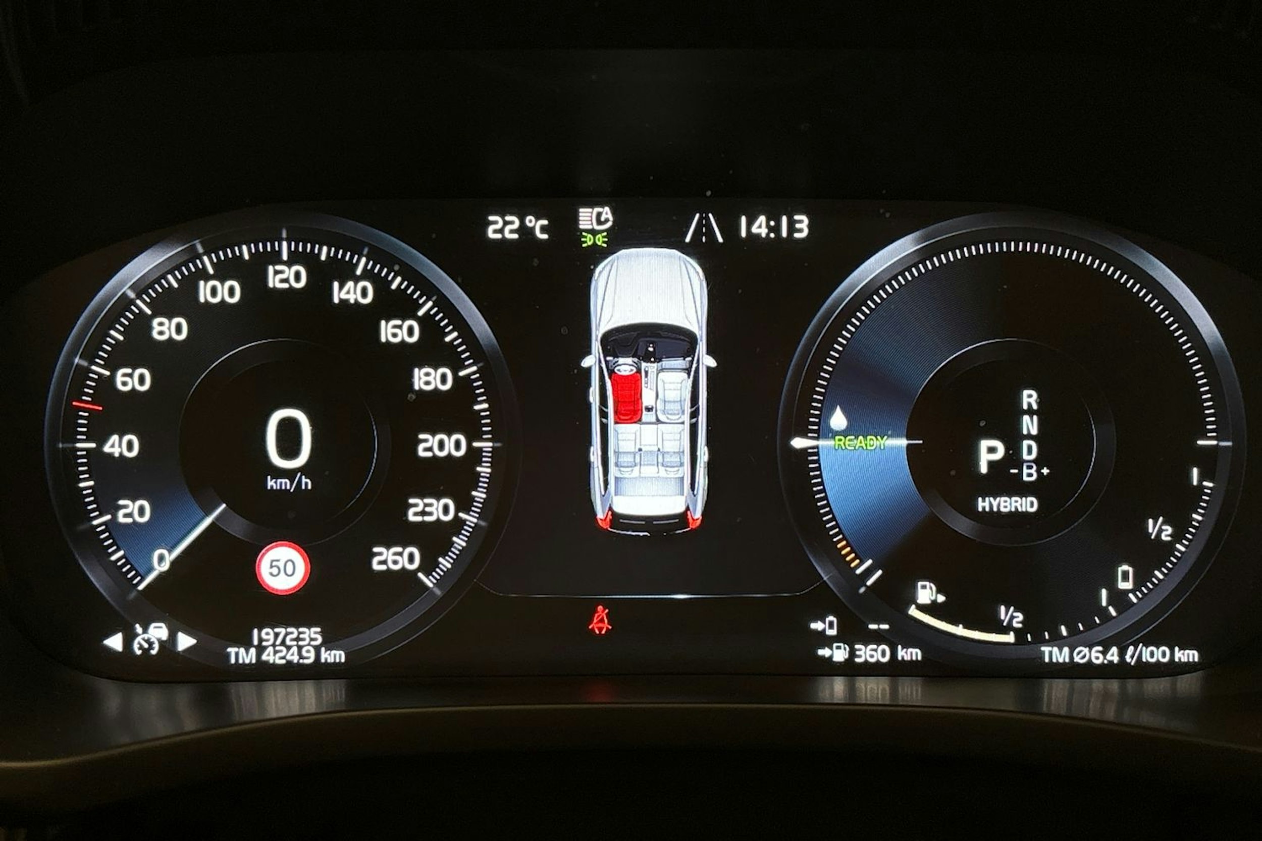 musta Volvo XC60 2020 kuva 17.