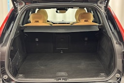 musta Volvo XC60 2020 kuva 26.