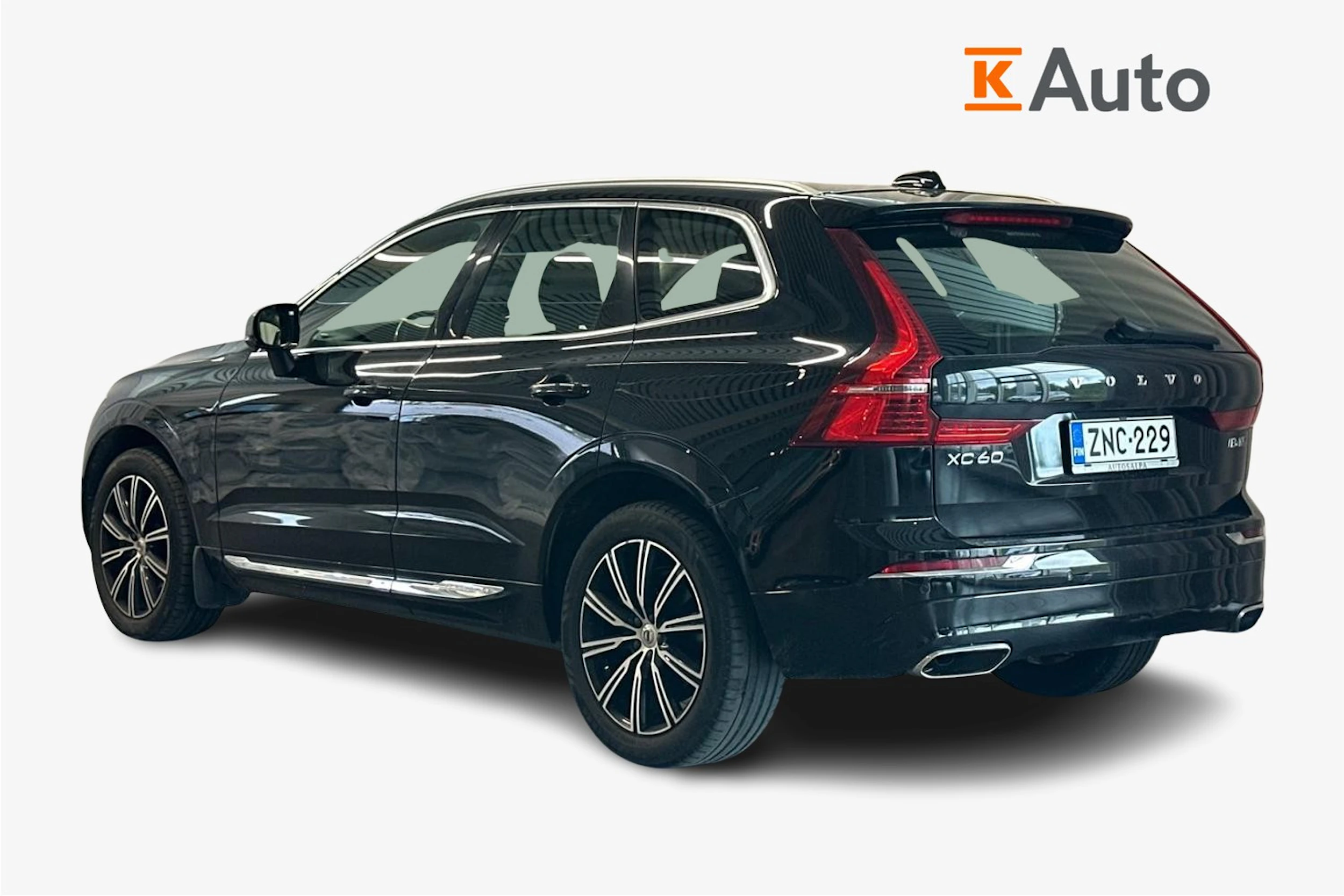 musta Volvo XC60 2020 kuva 2.