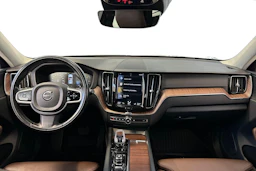 musta Volvo XC60 2020 kuva 9.