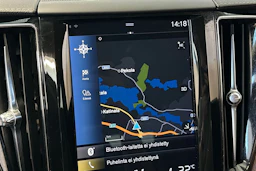 musta Volvo XC60 2020 kuva 27.