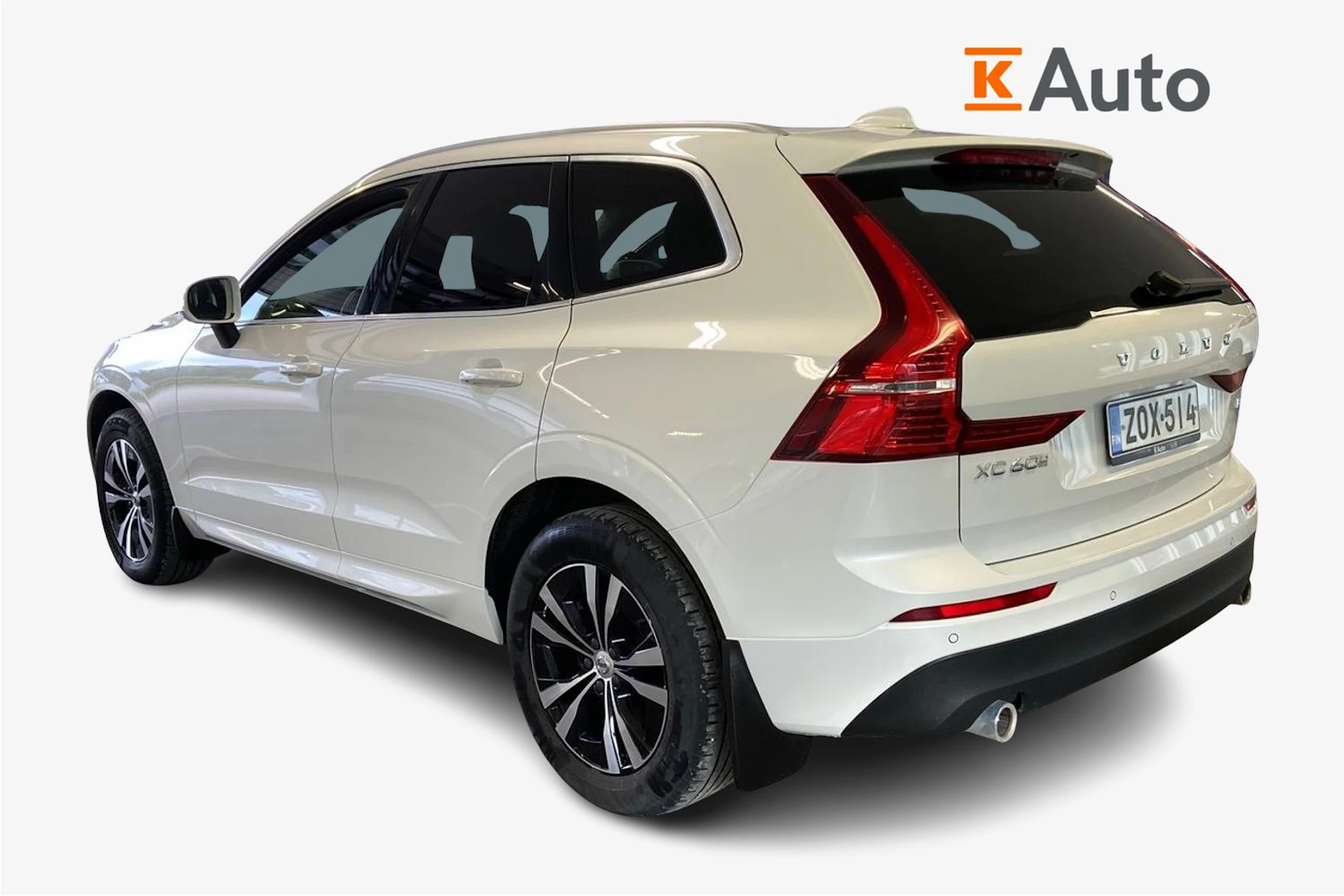 valkoinen Volvo XC60 2020 kuva 5.