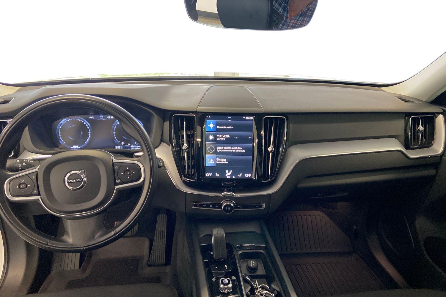 Volvo XC60 B4 AWD MHEV Momentum aut 2020, kuva 7/15
