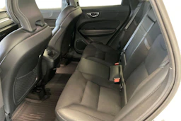 valkoinen Volvo XC60 2020 kuva 8.