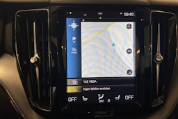 valkoinen Volvo XC60 2020 kuva 11.
