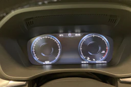 valkoinen Volvo XC60 2020 kuva 13.