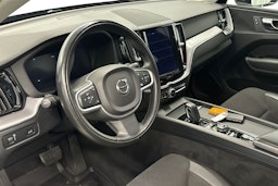 musta Volvo XC60 2021 kuva 7.