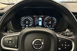 musta Volvo XC60 2021 kuva 14.