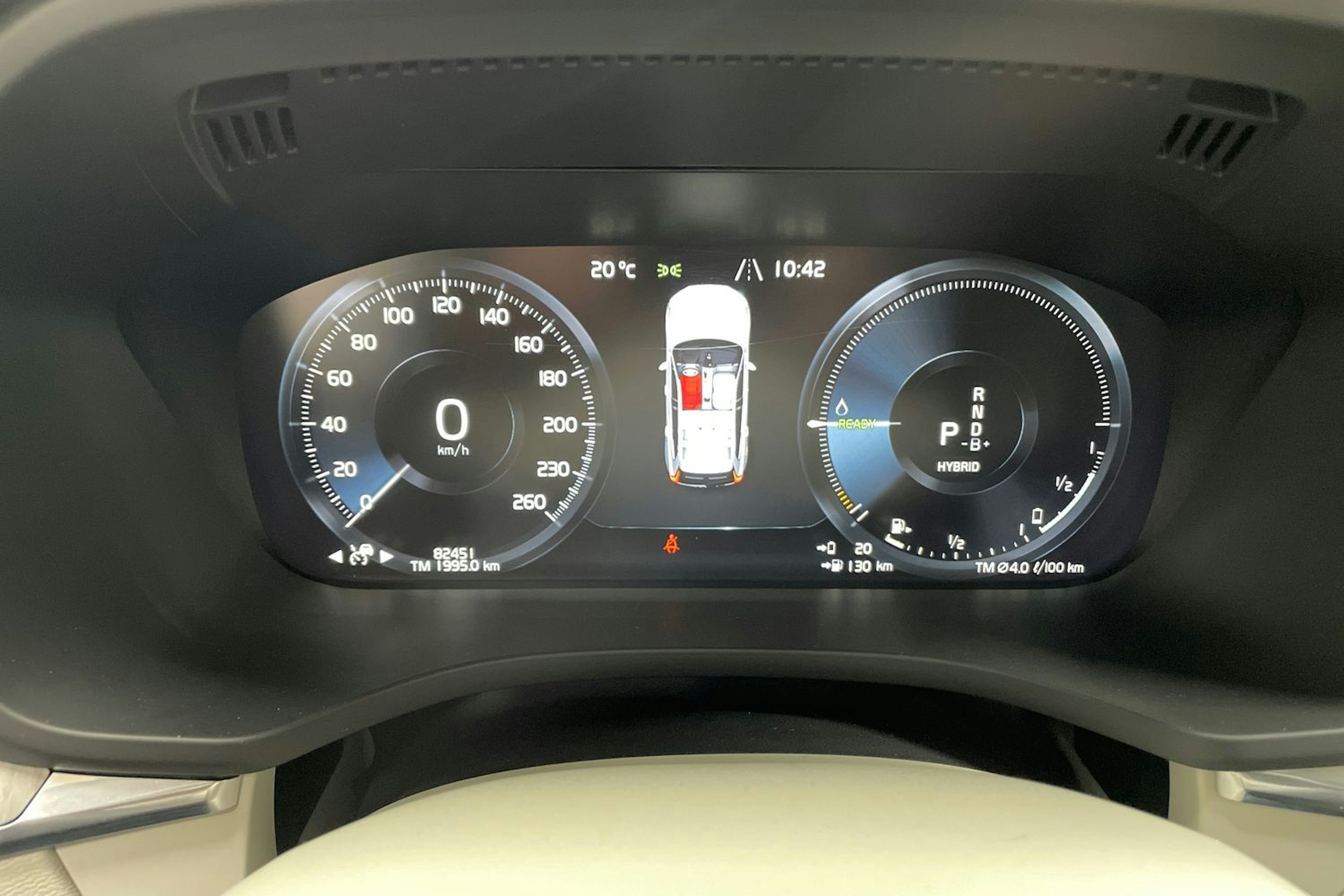 musta Volvo XC60 2021 kuva 17.