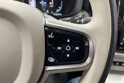 musta Volvo XC60 2021 kuva 23.
