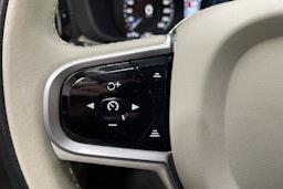 musta Volvo XC60 2021 kuva 24.