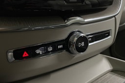 musta Volvo XC60 2021 kuva 29.