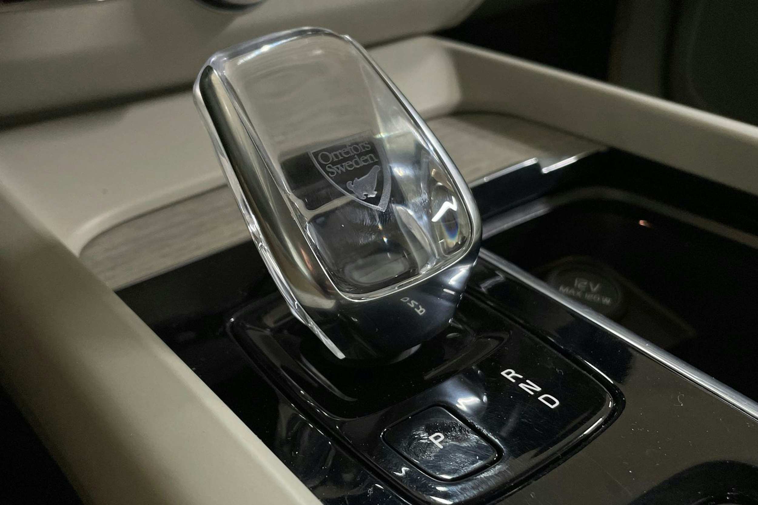 musta Volvo XC60 2021 kuva 30.