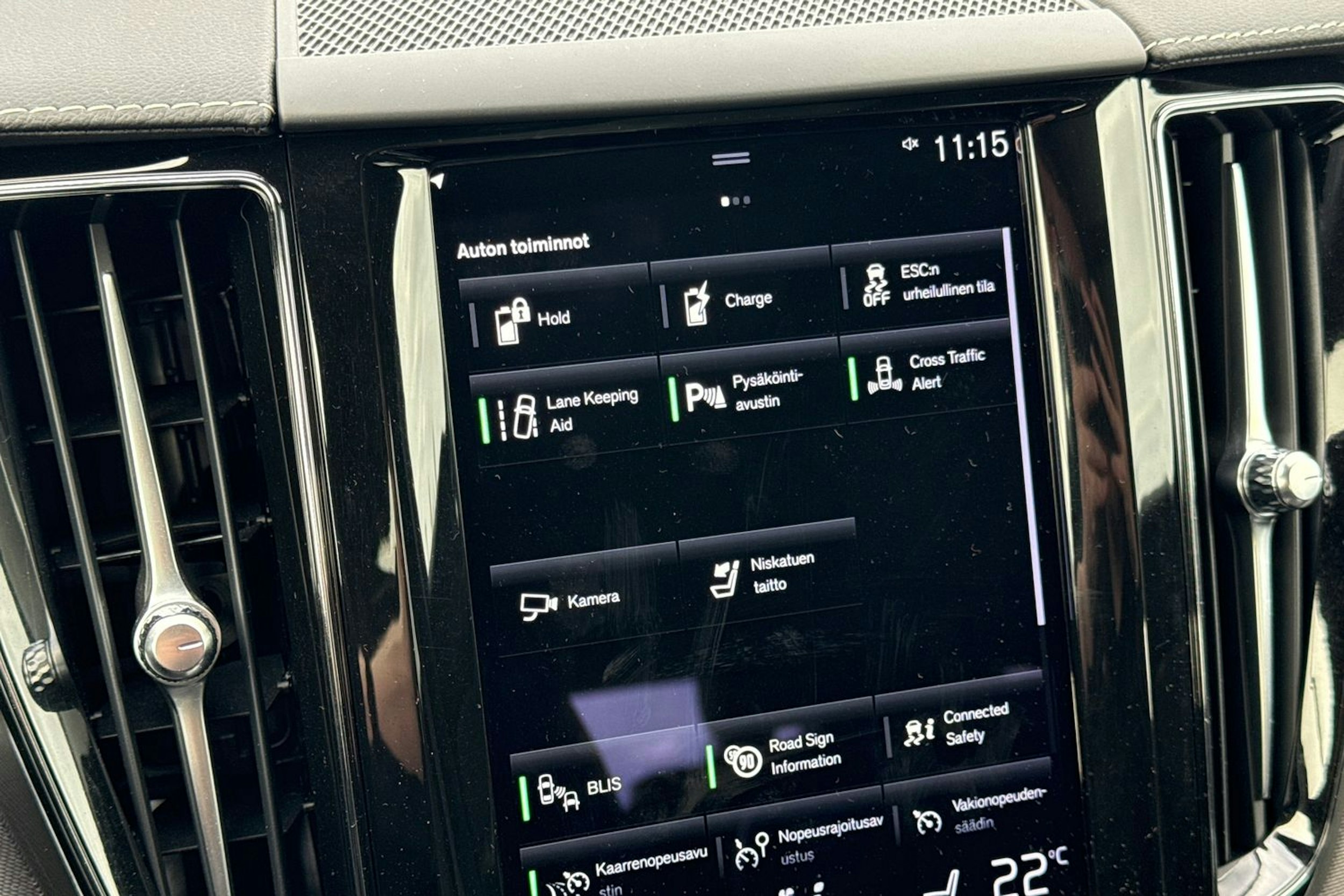 punainen Volvo XC60 2021 kuva 19.