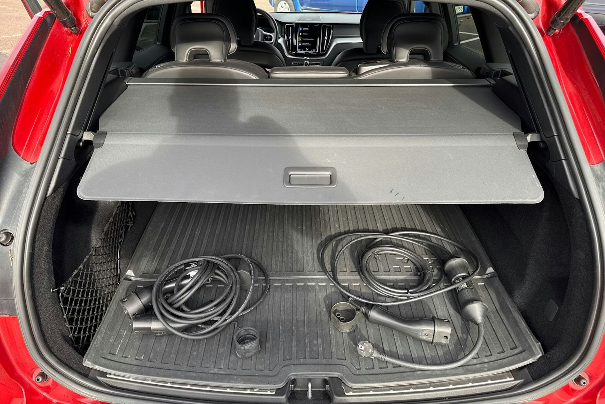 punainen Volvo XC60 2021 kuva 28.