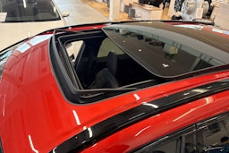 punainen Volvo XC60 2021 kuva 36.