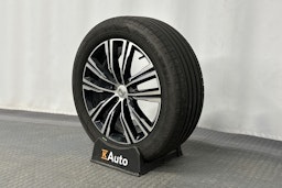 musta Volvo XC60 2021 kuva 13.