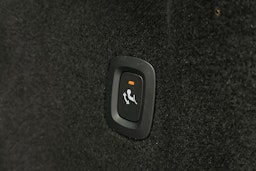 musta Volvo XC60 2021 kuva 16.