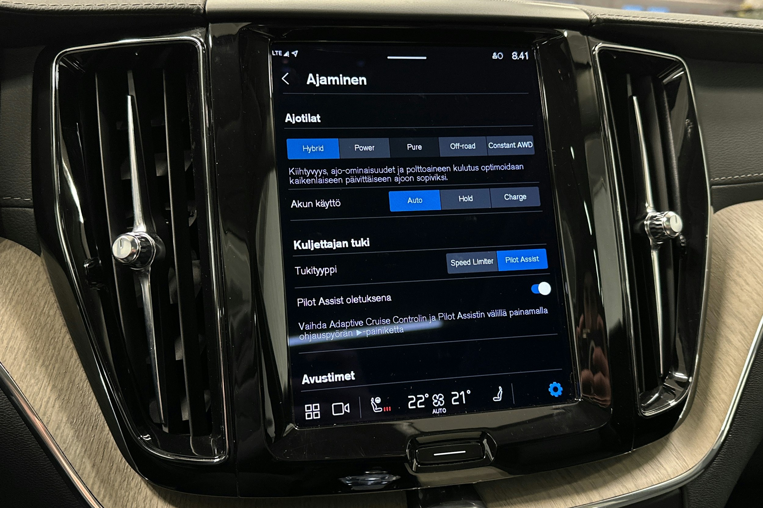 musta Volvo XC60 2021 kuva 26.