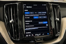 musta Volvo XC60 2021 kuva 26.